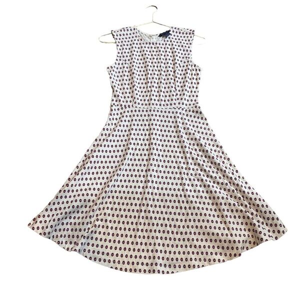 French Connection Fit and Flare‎ Flower Dress Size 6 White Cotton - Picture 1 of 8